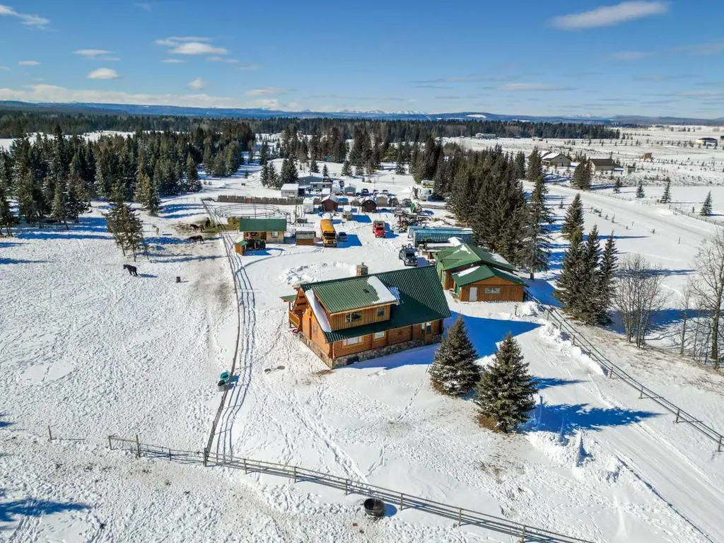 32460 Range Road 61 Rural Mountain View County AB T0M 1X0