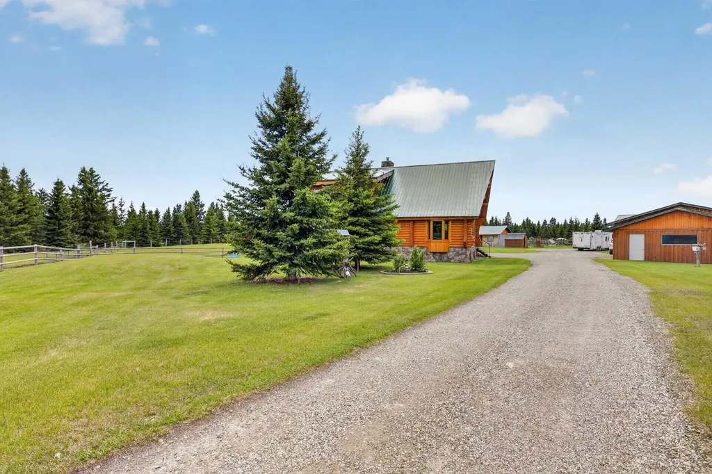 32460 Range Road 61 Rural Mountain View County AB T0M 1X0