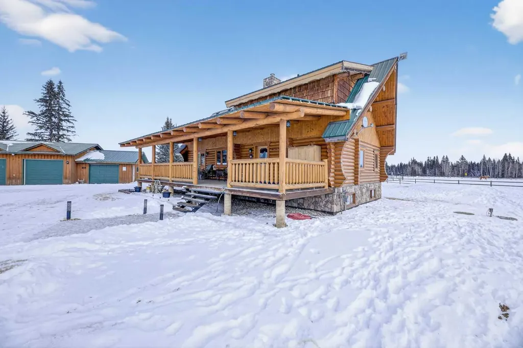 32460 Range Road 61 Rural Mountain View County AB T0M 1X0