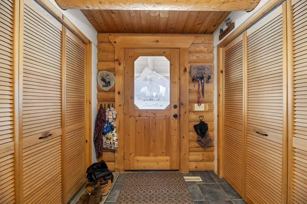 32460 Range Road 61 Rural Mountain View County AB T0M 1X0
