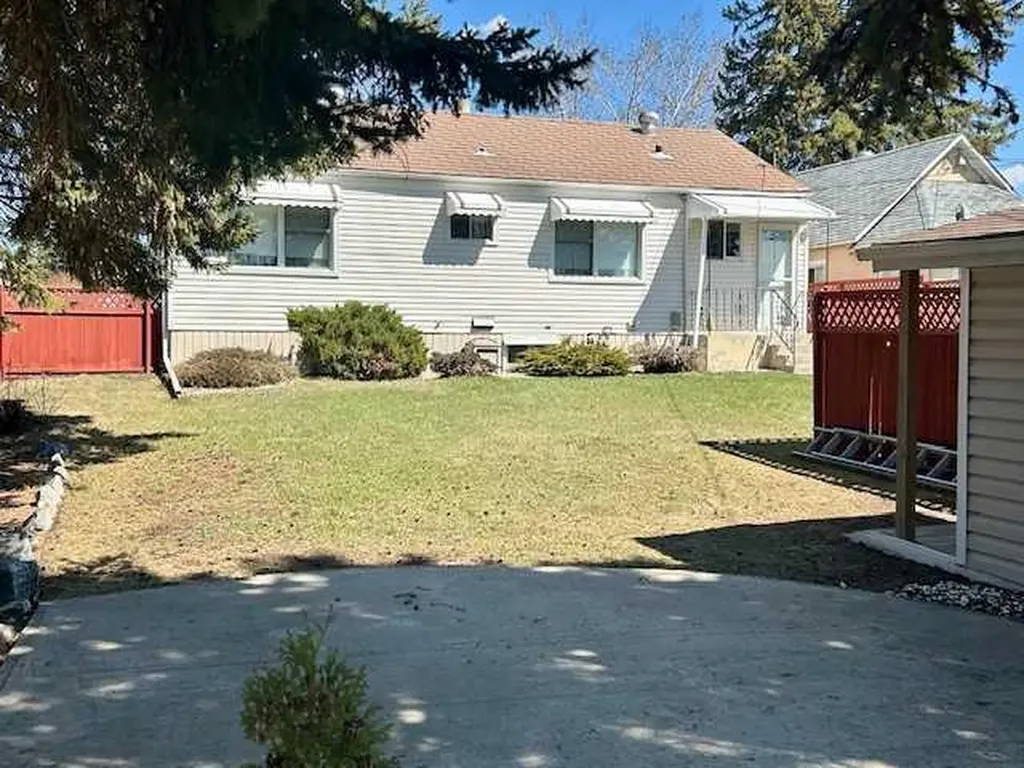 5036 51 Avenue Bashaw AB T0B 0H0