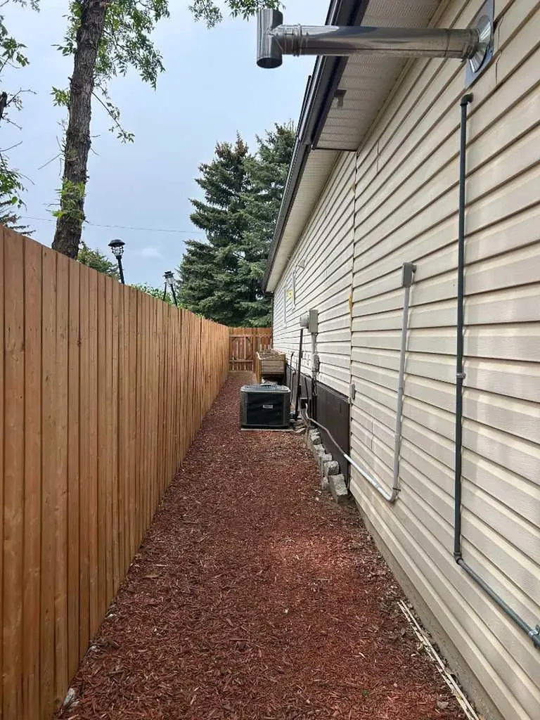 104 4 Avenue NE Milk River AB T0K 1M0
