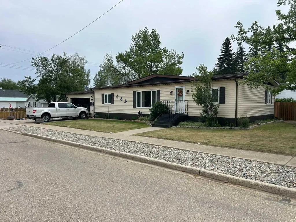 104 4 Avenue NE Milk River AB T0K 1M0