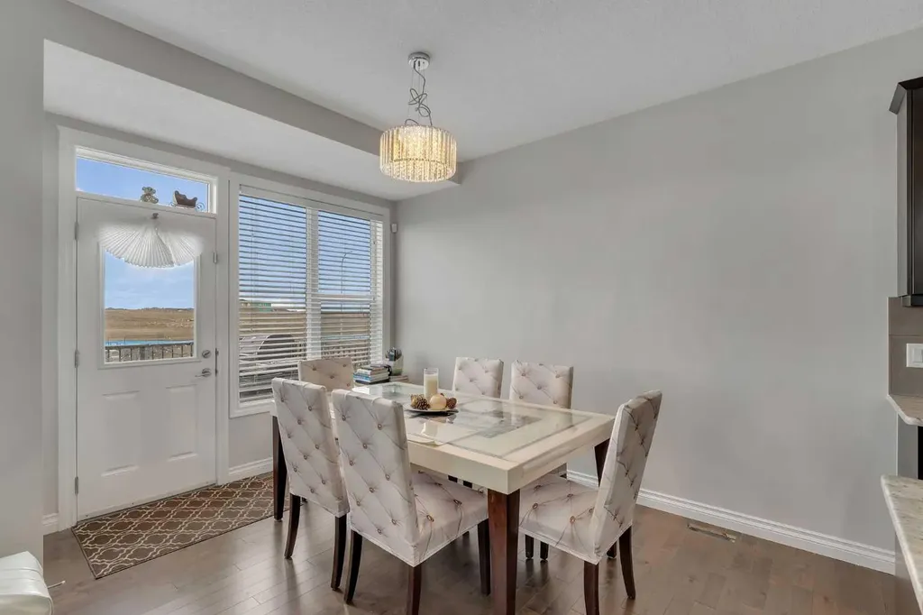 288 Evansborough Way NW Calgary AB T3P 0R1