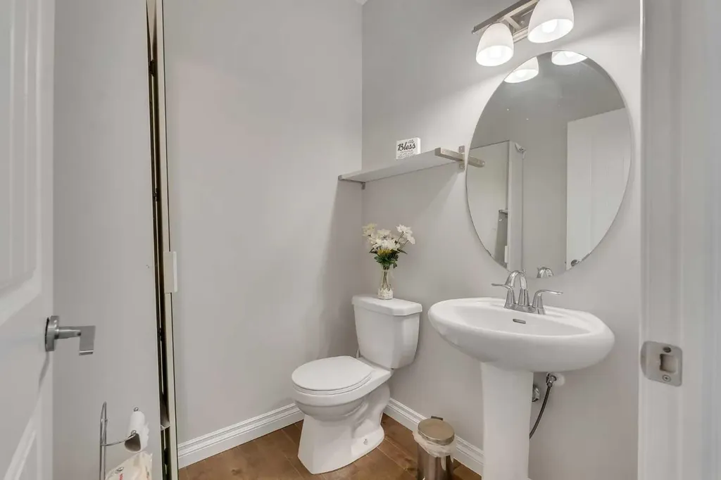 288 Evansborough Way NW Calgary AB T3P 0R1