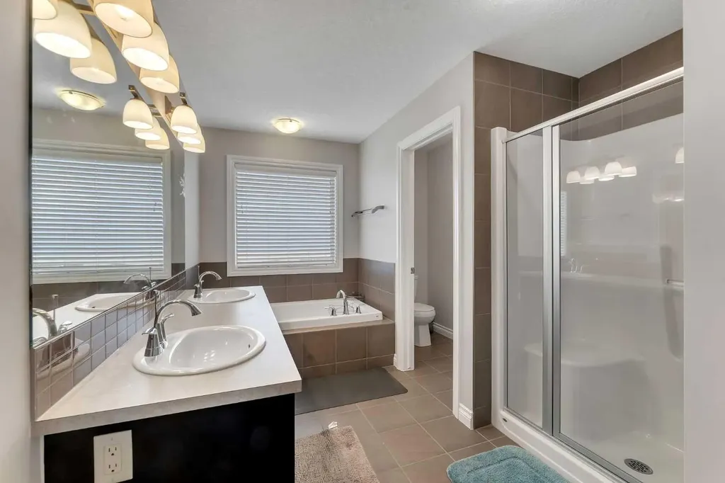 288 Evansborough Way NW Calgary AB T3P 0R1