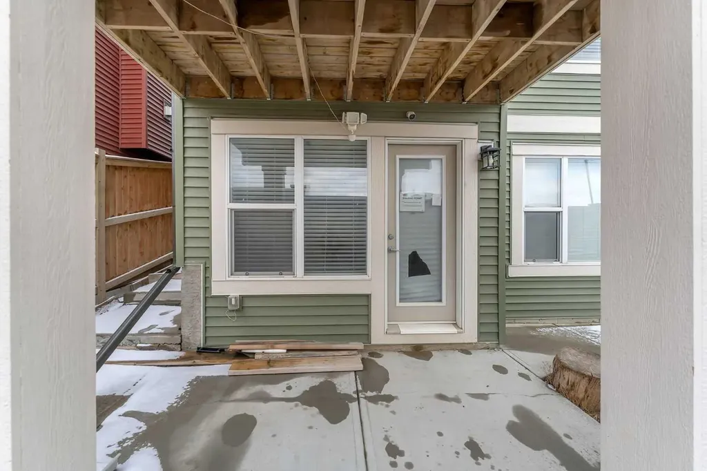 288 Evansborough Way NW Calgary AB T3P 0R1