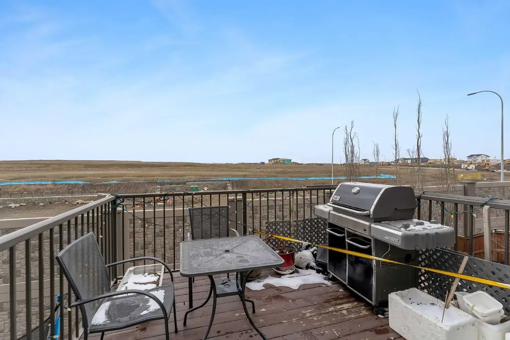 288 Evansborough Way NW Calgary AB T3P 0R1