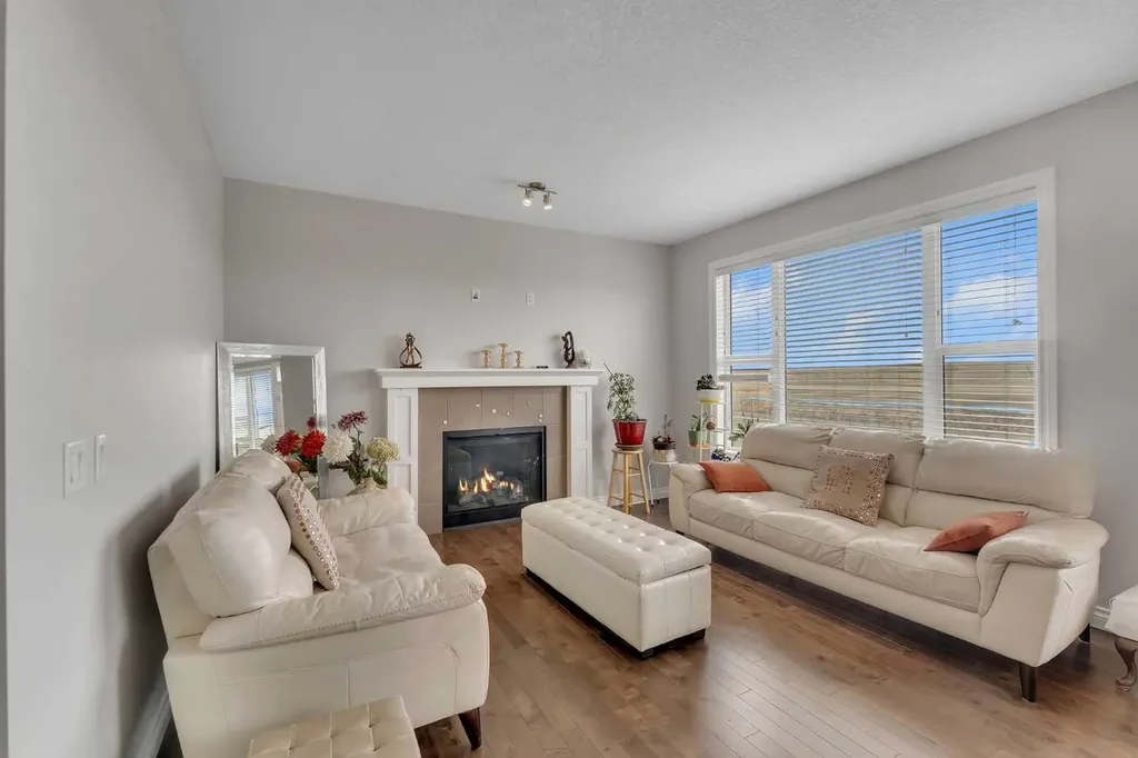288 Evansborough Way NW Calgary AB T3P 0R1