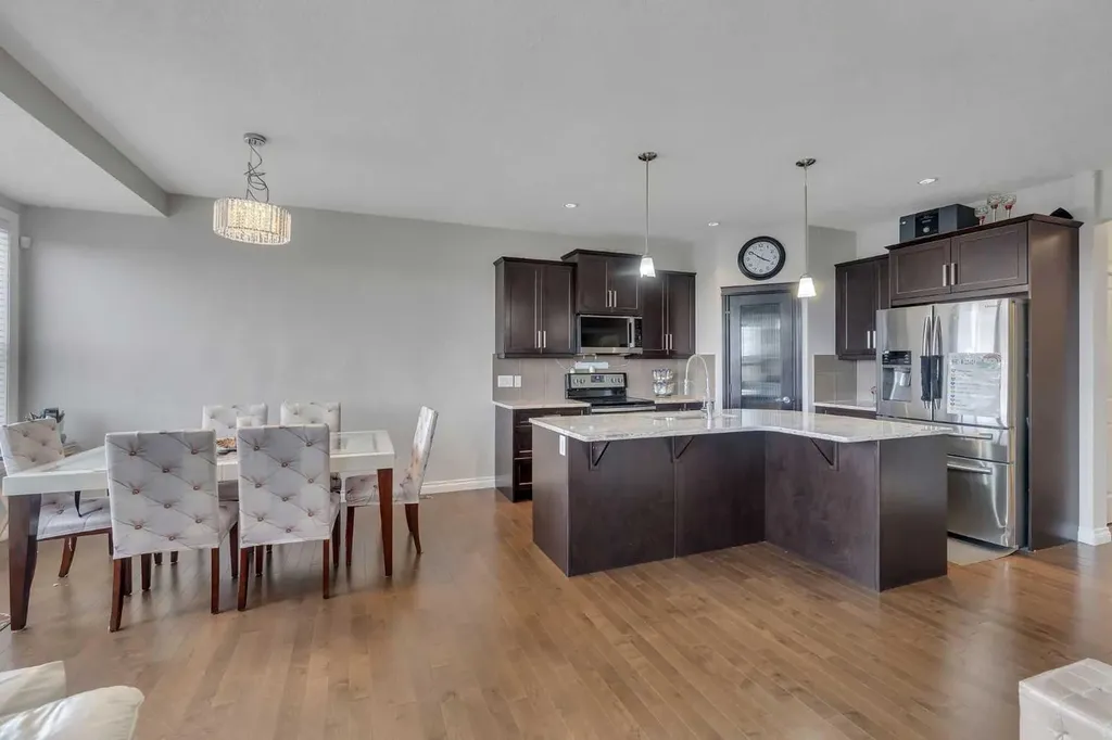 288 Evansborough Way NW Calgary AB T3P 0R1