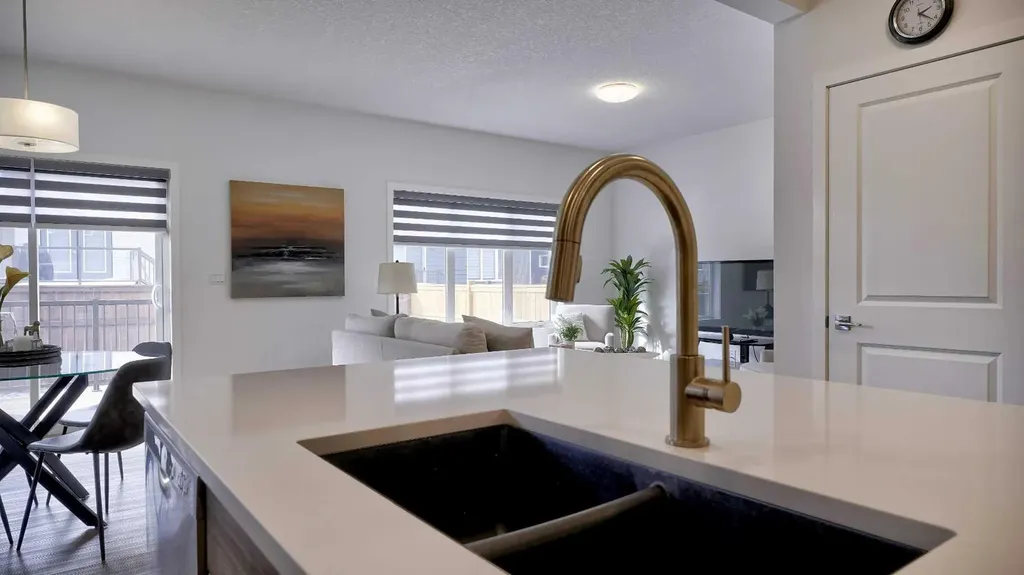57 Willow Green SW Airdrie AB T4B 5M3