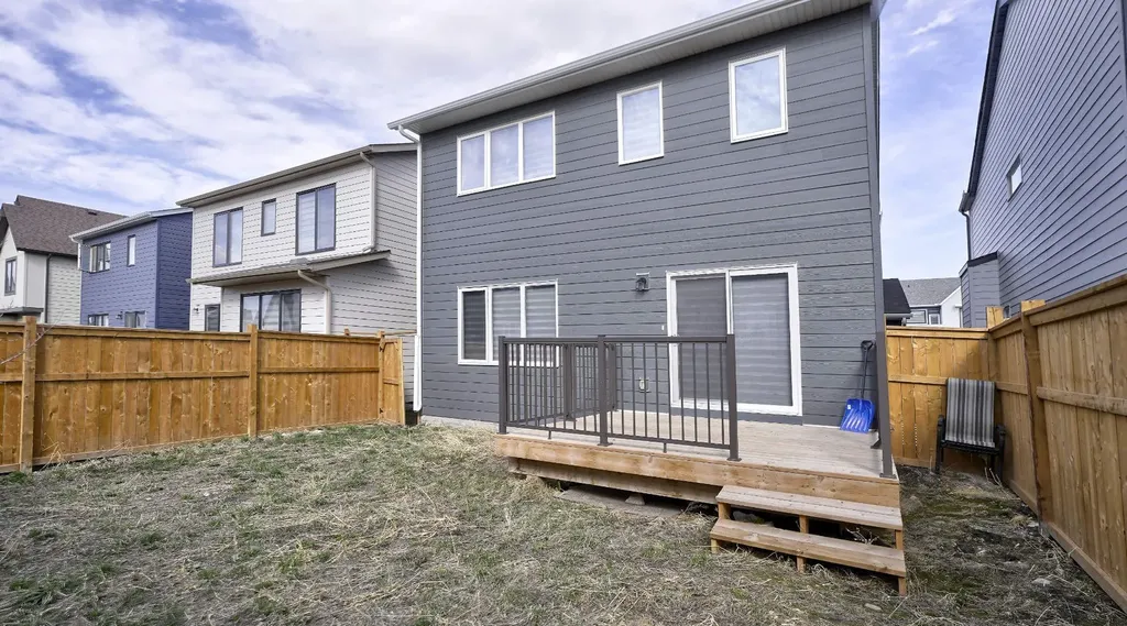 57 Willow Green SW Airdrie AB T4B 5M3
