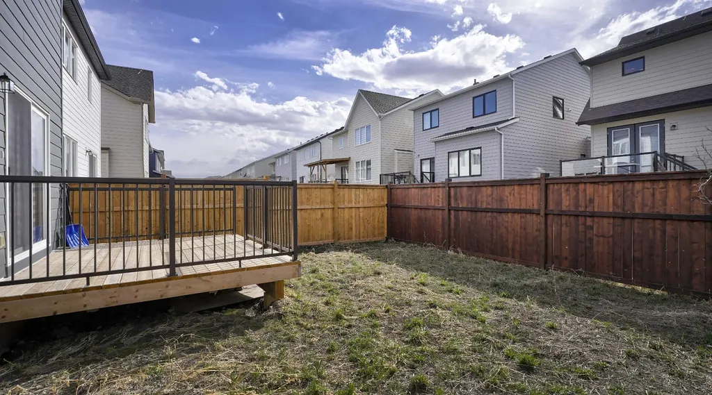 57 Willow Green SW Airdrie AB T4B 5M3