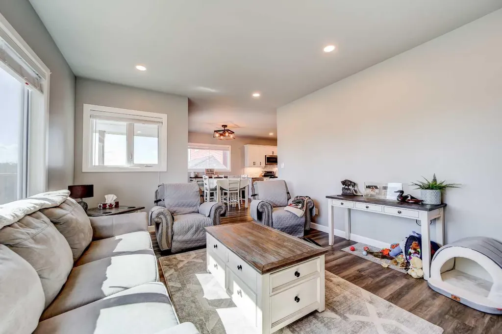 1029 Livingston Way Pincher Creek AB T0K1W0