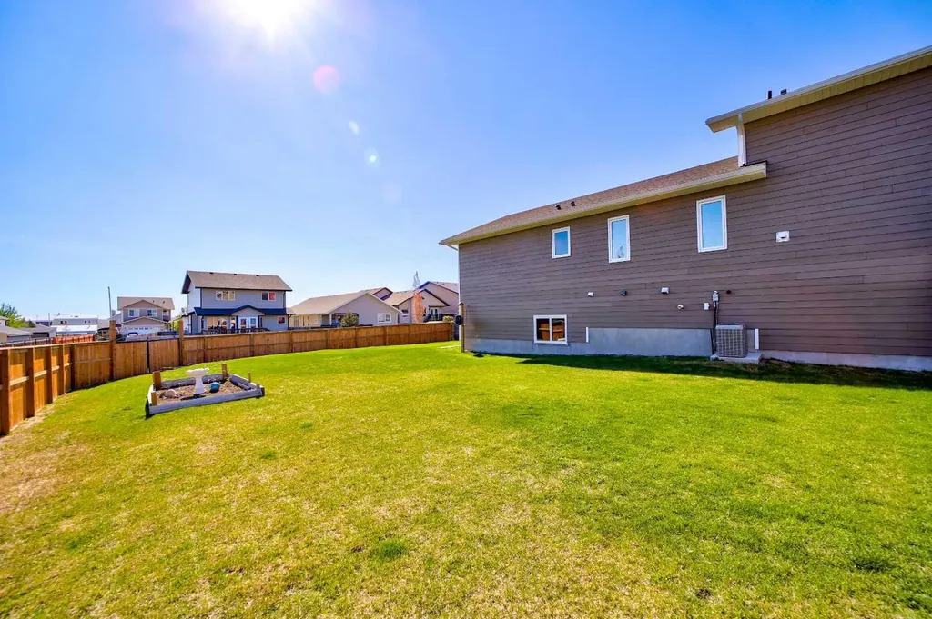 1029 Livingston Way Pincher Creek AB T0K1W0