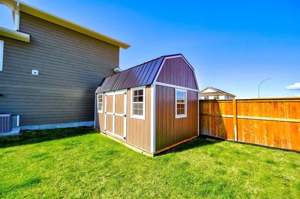 1029 Livingston Way Pincher Creek AB T0K1W0