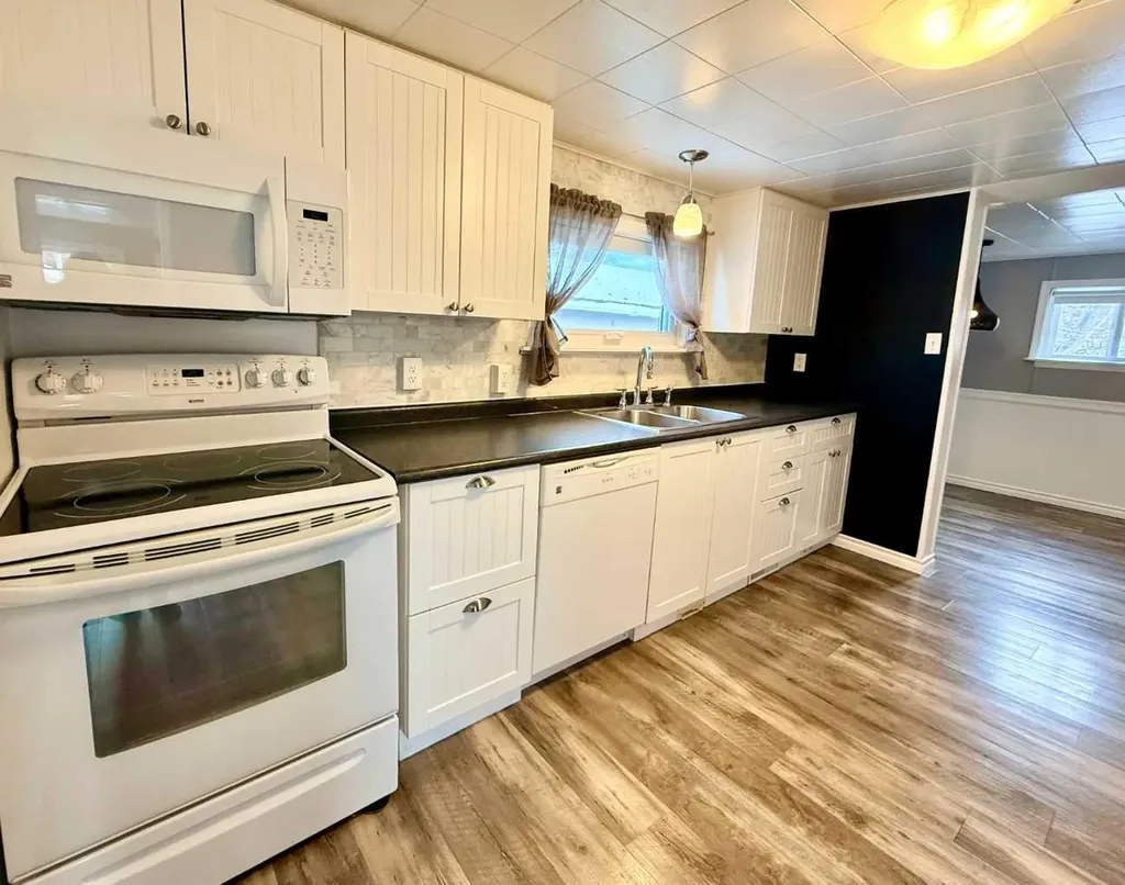 1033 16 Avenue Wainwright AB T9W 1K3
