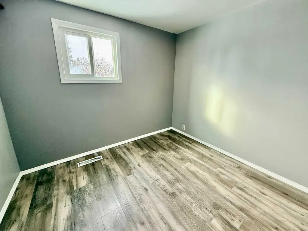 1033 16 Avenue Wainwright AB T9W 1K3