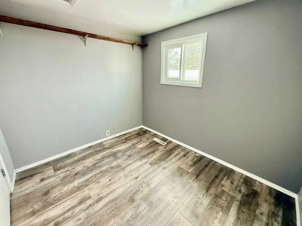 1033 16 Avenue Wainwright AB T9W 1K3