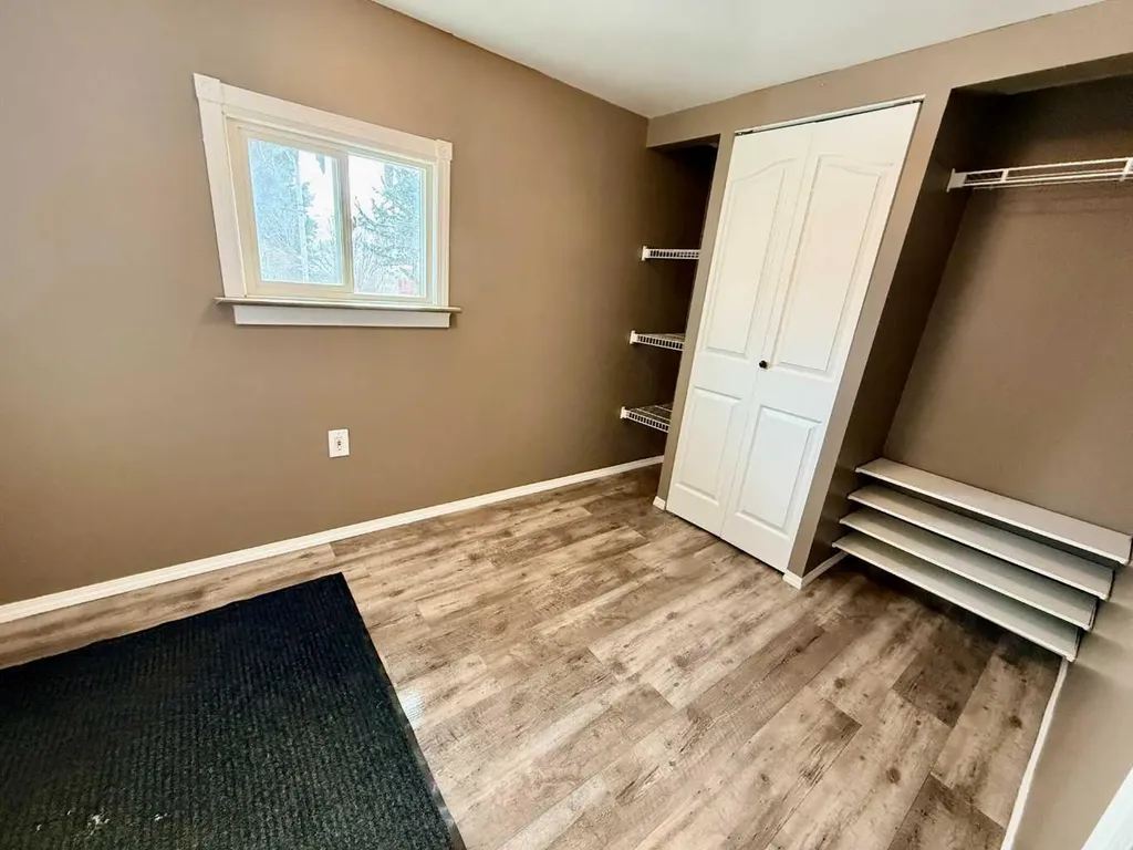 1033 16 Avenue Wainwright AB T9W 1K3