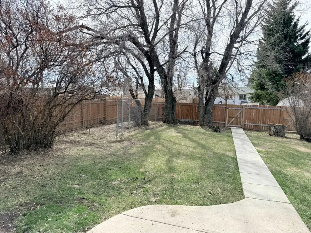 1033 16 Avenue Wainwright AB T9W 1K3