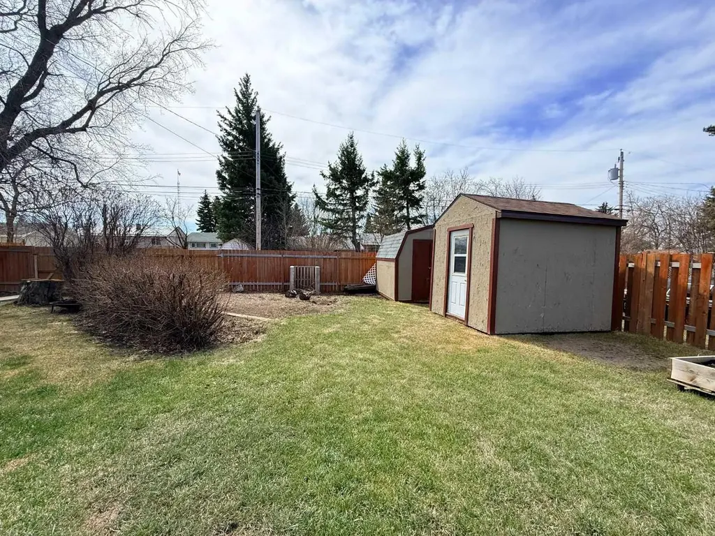 1033 16 Avenue Wainwright AB T9W 1K3