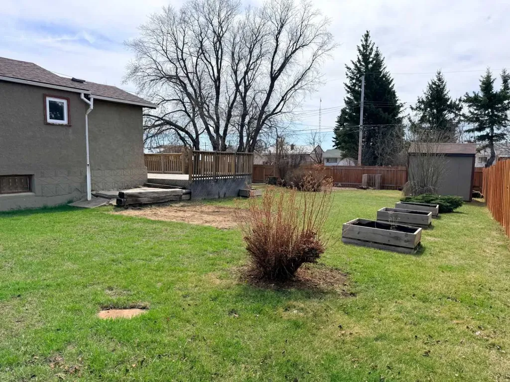 1033 16 Avenue Wainwright AB T9W 1K3