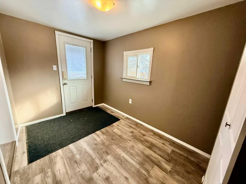 1033 16 Avenue Wainwright AB T9W 1K3