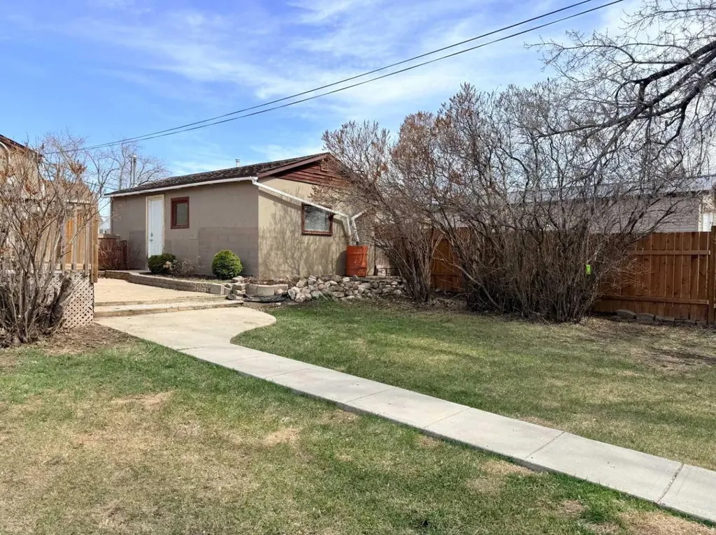 1033 16 Avenue Wainwright AB T9W 1K3