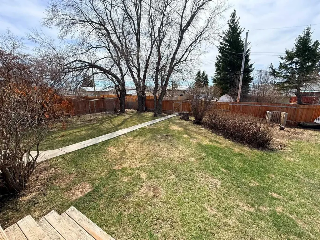 1033 16 Avenue Wainwright AB T9W 1K3