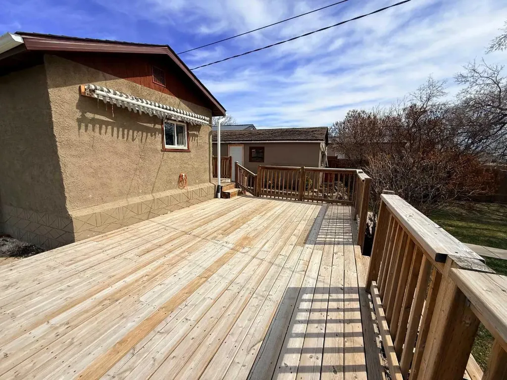 1033 16 Avenue Wainwright AB T9W 1K3