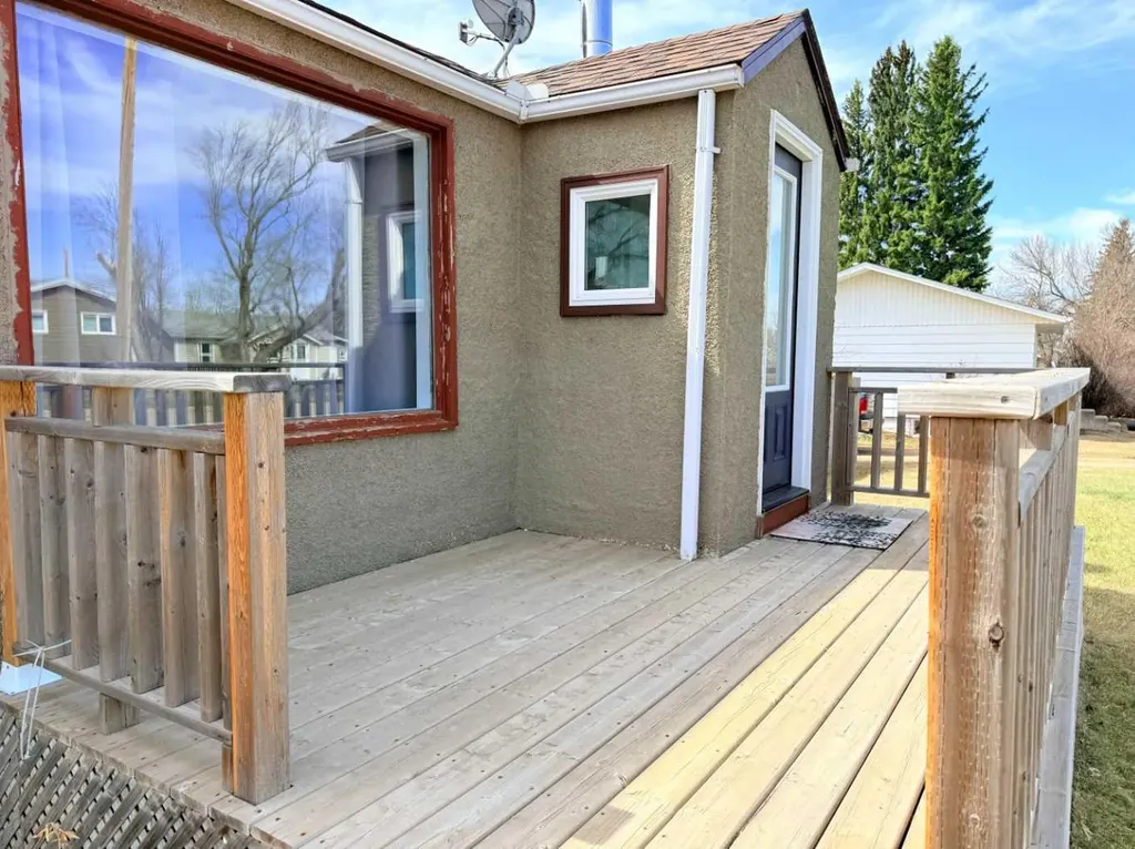1033 16 Avenue Wainwright AB T9W 1K3