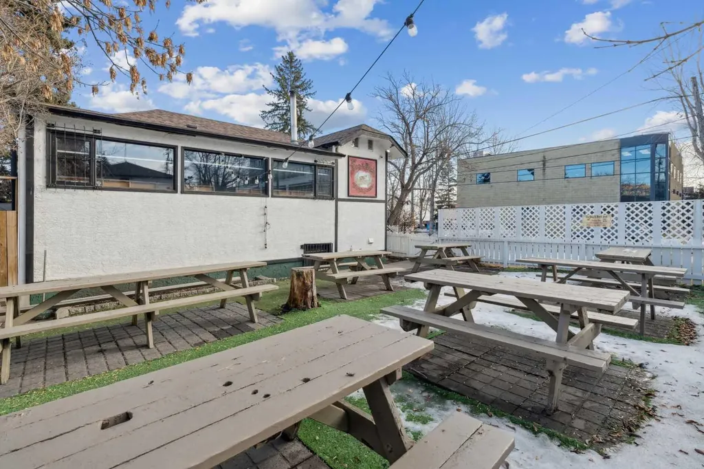 5340 2 Street SW Calgary AB T2H 0G8