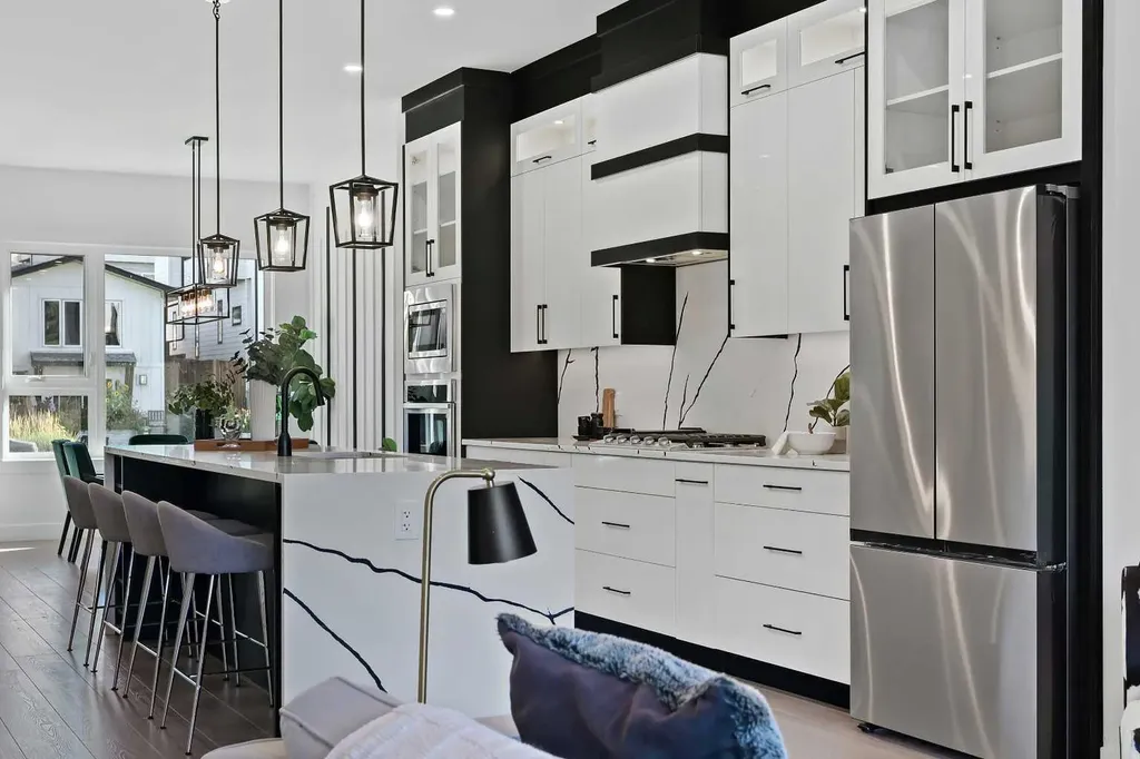5011 21 Avenue NW Calgary AB T3B 0X3