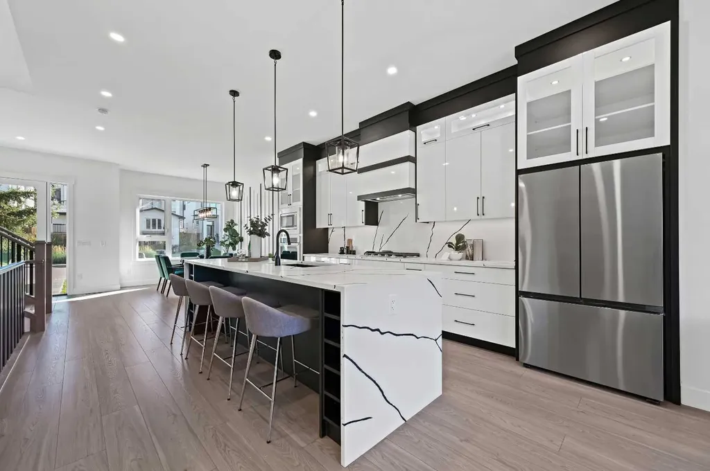 5011 21 Avenue NW Calgary AB T3B 0X3