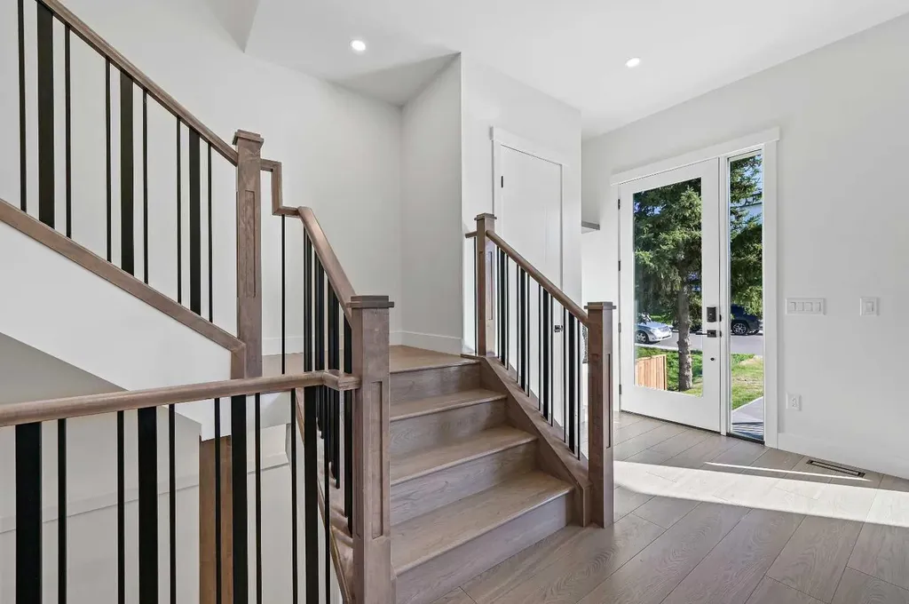5011 21 Avenue NW Calgary AB T3B 0X3