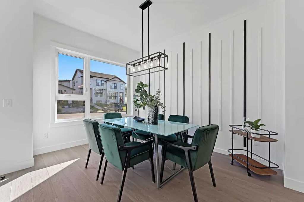 5011 21 Avenue NW Calgary AB T3B 0X3