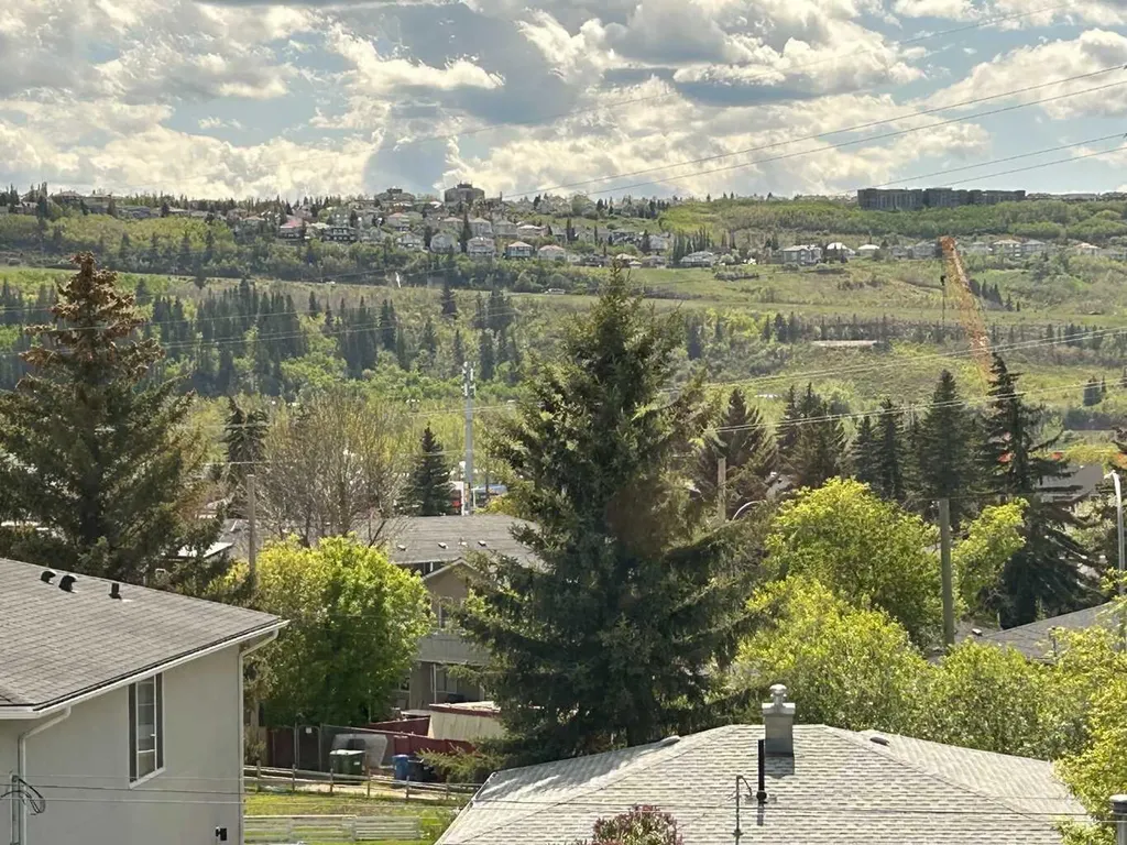 5011 21 Avenue NW Calgary AB T3B 0X3