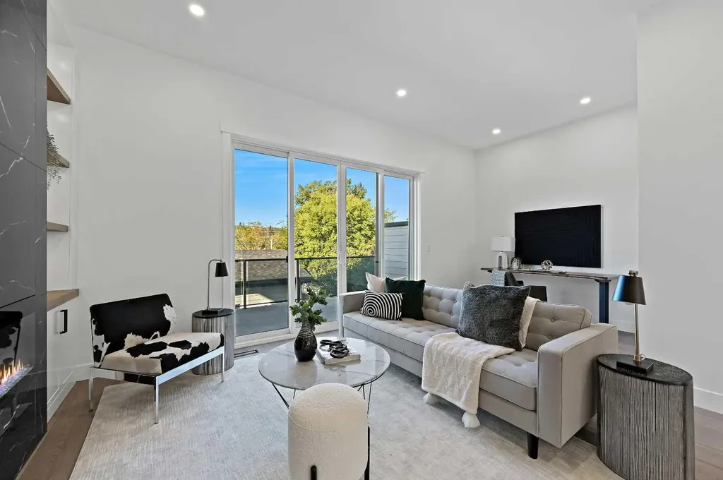 5011 21 Avenue NW Calgary AB T3B 0X3
