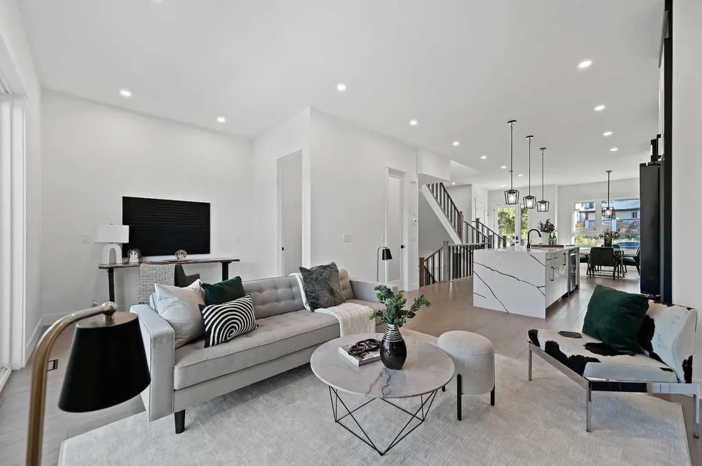 5011 21 Avenue NW Calgary AB T3B 0X3