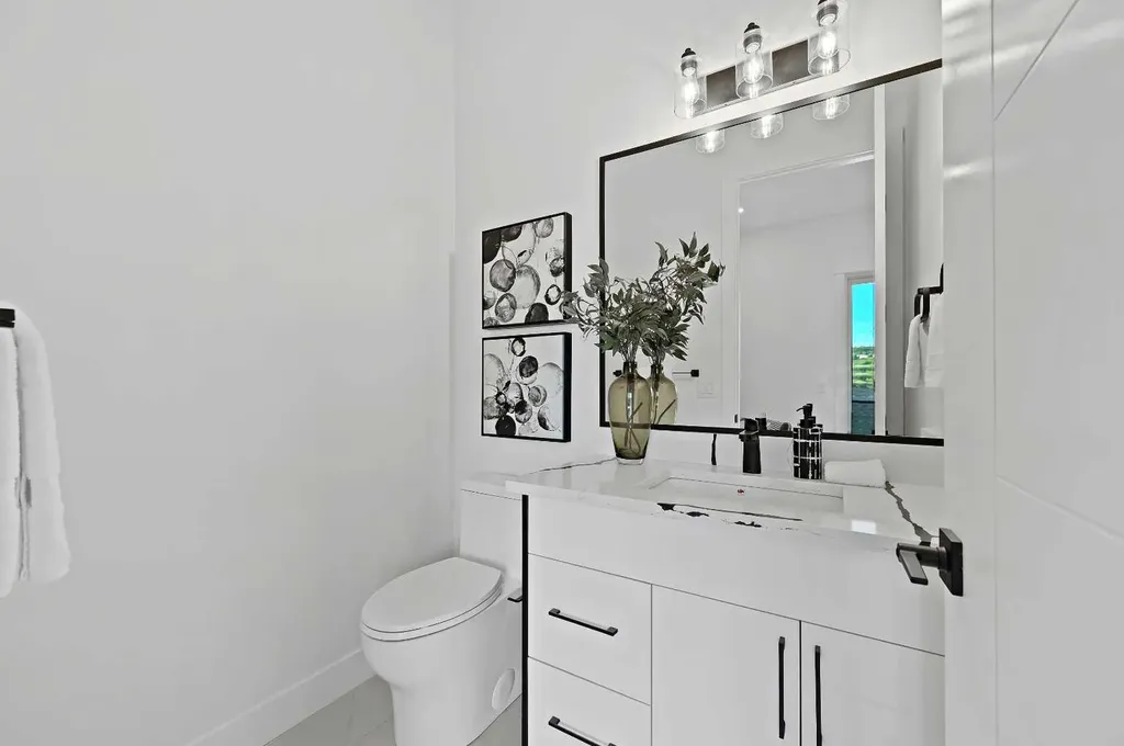 5011 21 Avenue NW Calgary AB T3B 0X3