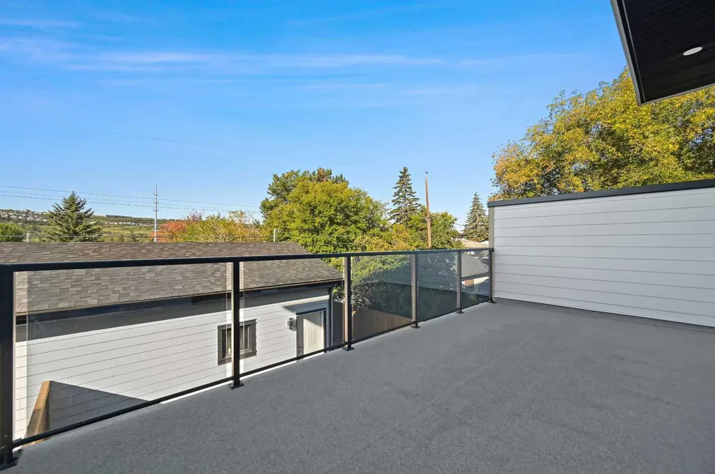 5011 21 Avenue NW Calgary AB T3B 0X3