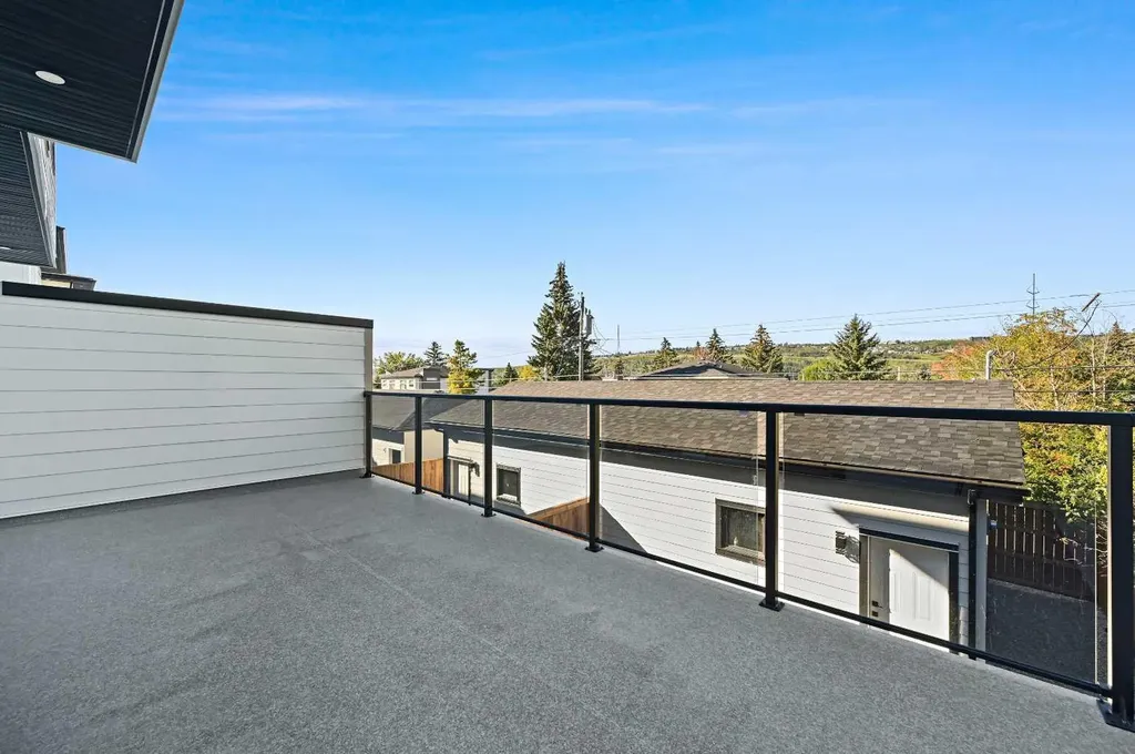 5011 21 Avenue NW Calgary AB T3B 0X3