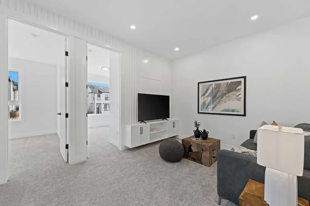 5011 21 Avenue NW Calgary AB T3B 0X3