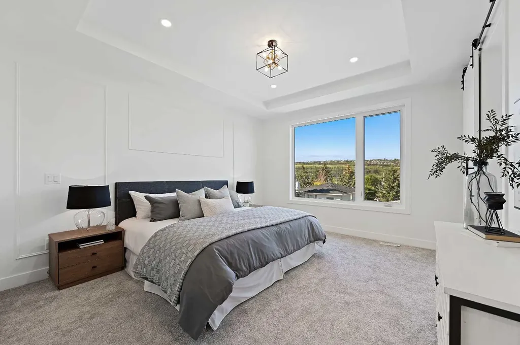 5011 21 Avenue NW Calgary AB T3B 0X3