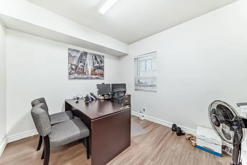 922 5 Avenue SW Calgary AB T2P 2T9