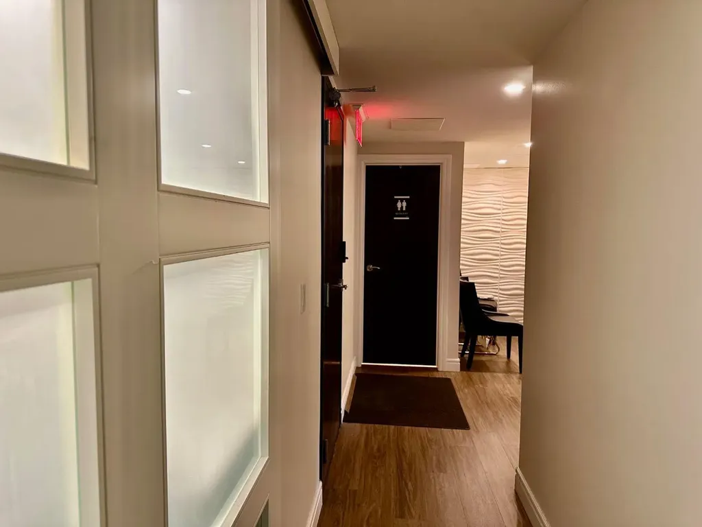 922 5 Avenue SW Calgary AB T2P 2T9