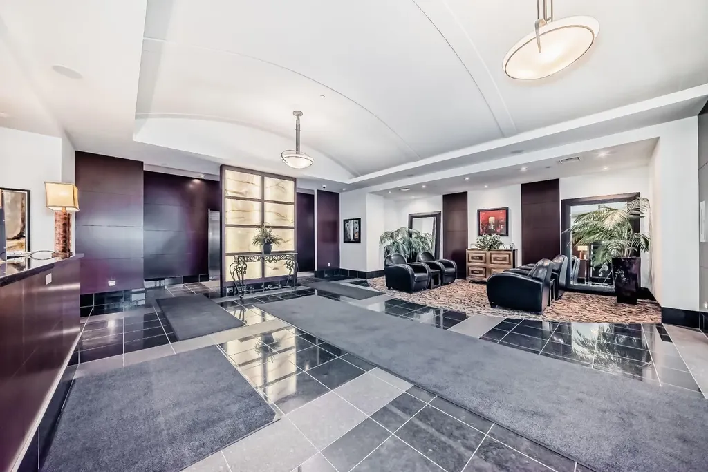 922 5 Avenue SW Calgary AB T2P 2T9