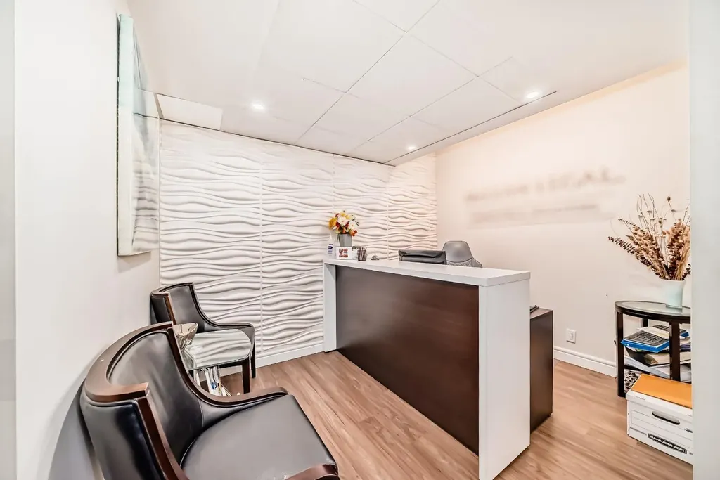 922 5 Avenue SW Calgary AB T2P 2T9