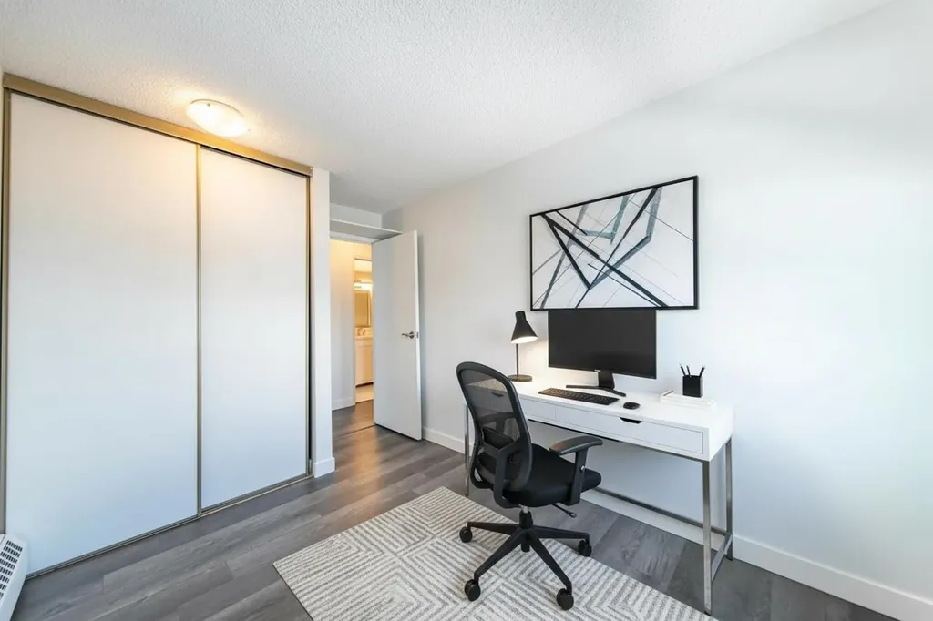 8604 48 Avenue NW Calgary AB T2B 5E6